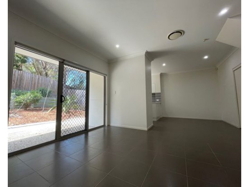 29 20 Kianawah Road South, Manly West QLD 4179