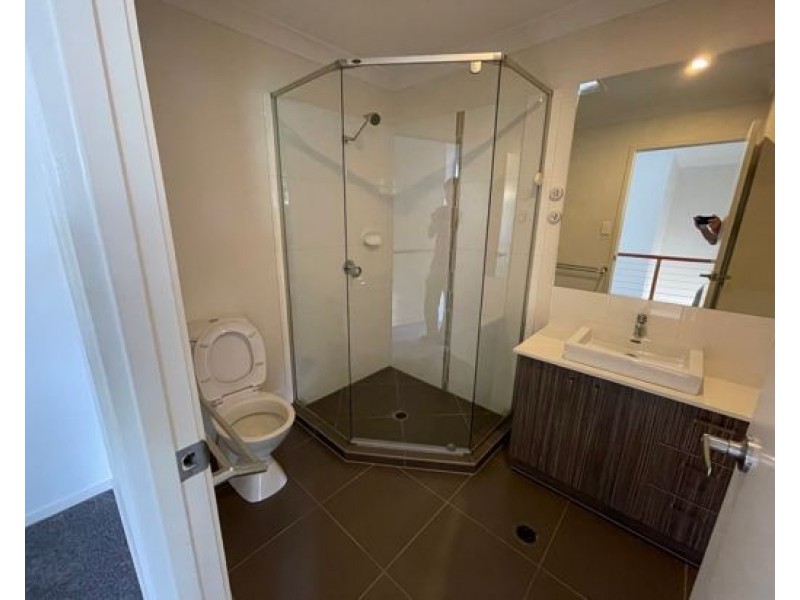 29 20 Kianawah Road South, Manly West QLD 4179