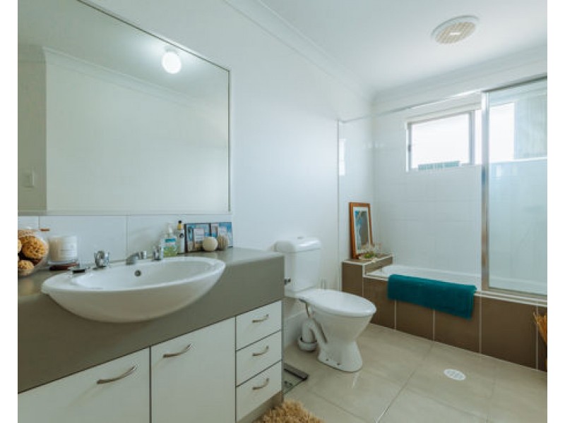 13/1 McAuley Parade, Pacific Pines QLD 4211