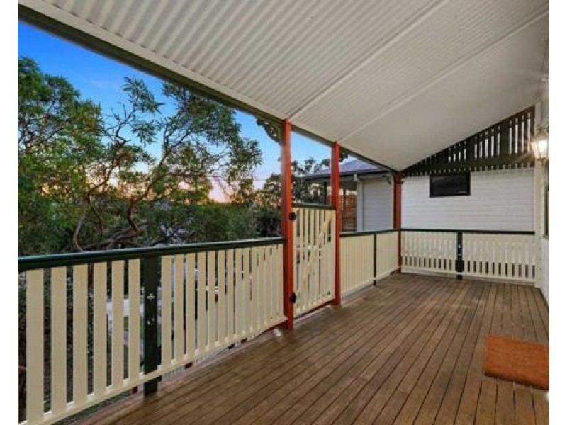 23 Landsdowne Street, Coorparoo QLD 4151