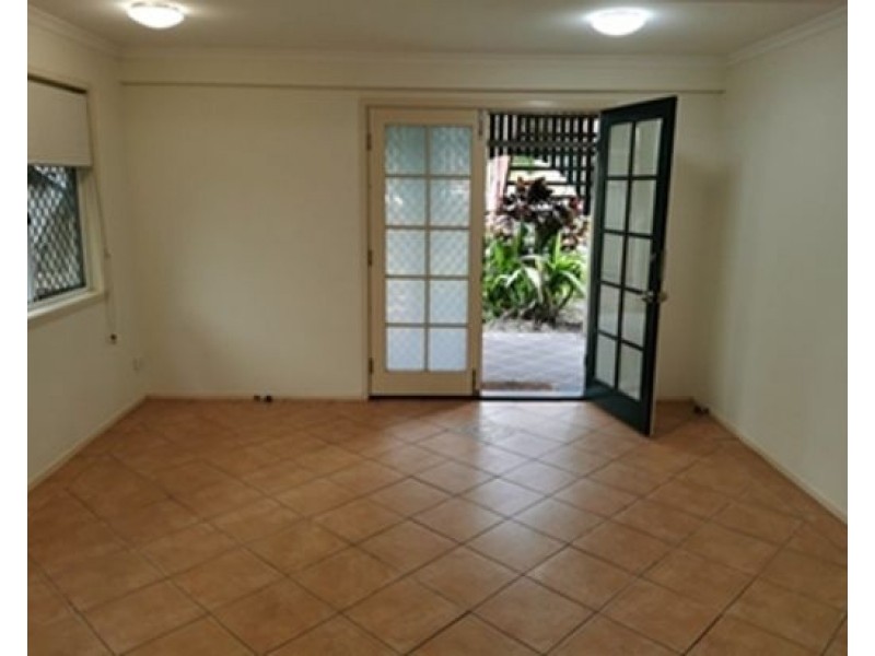 23 Landsdowne Street, Coorparoo QLD 4151