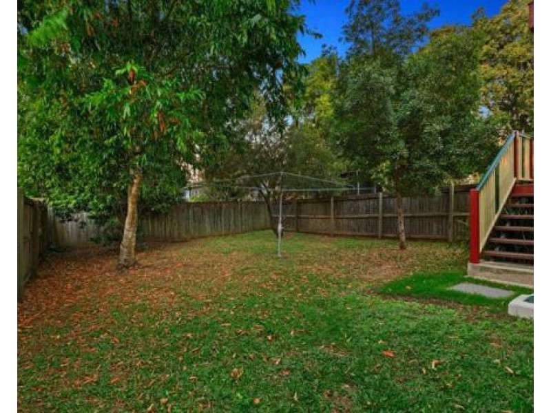 23 Landsdowne Street, Coorparoo QLD 4151