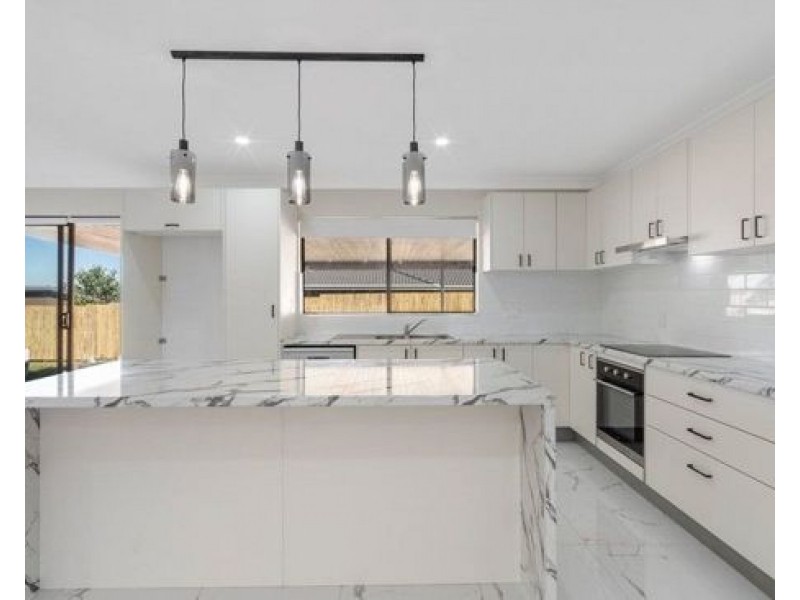 17A Pinelands St, Loganlea QLD 4131
