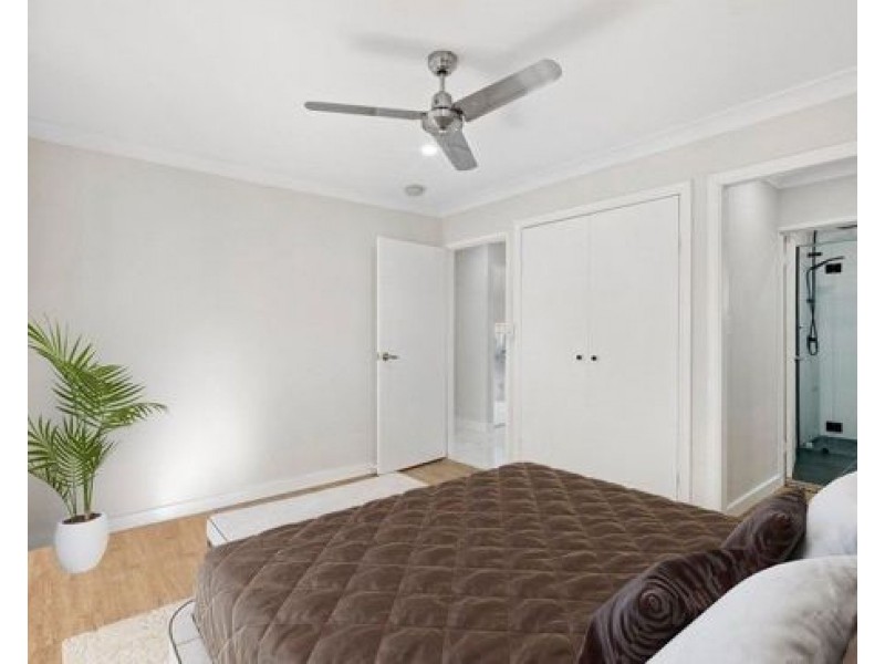 17A Pinelands St, Loganlea QLD 4131