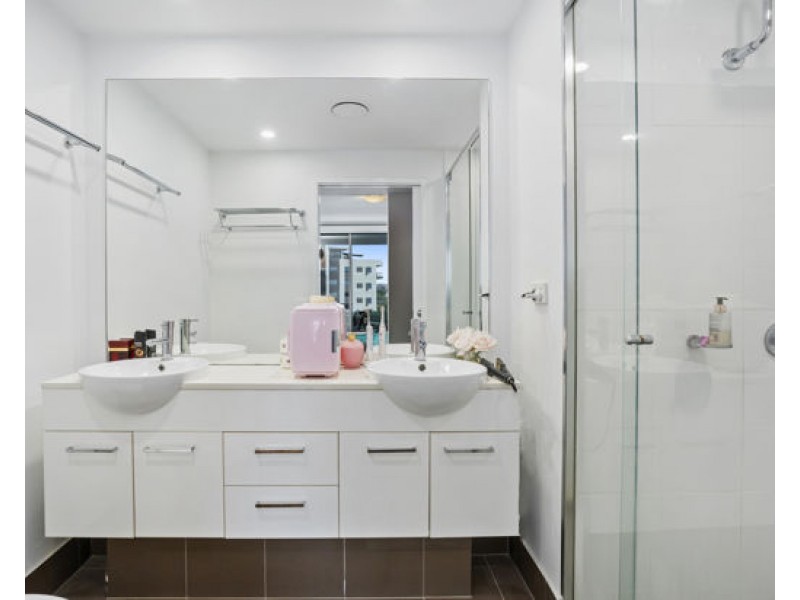 304/41 Harbour Town Drive, Biggera Waters QLD 4216