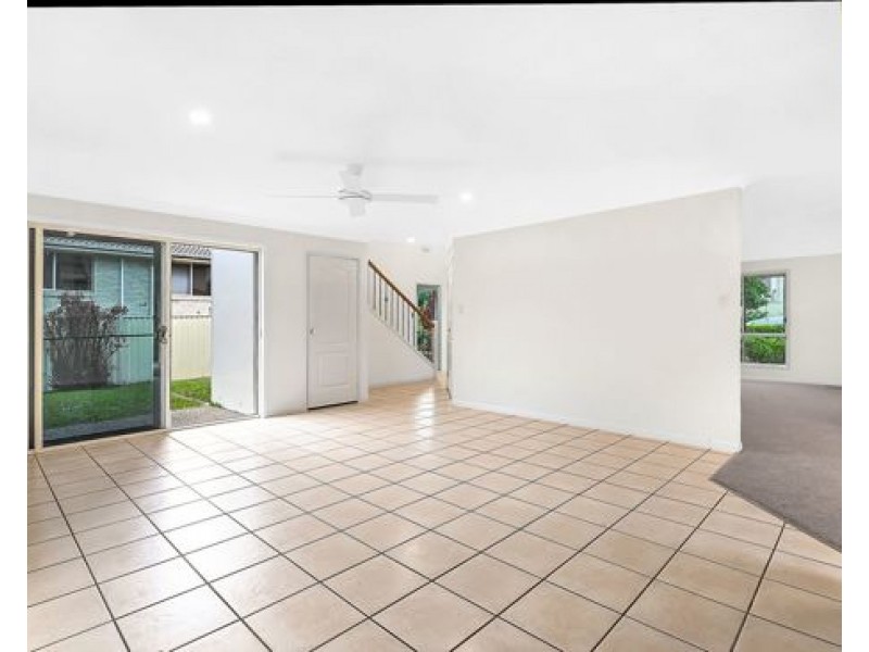 4 Tanzen Drive, Arundel QLD 4214