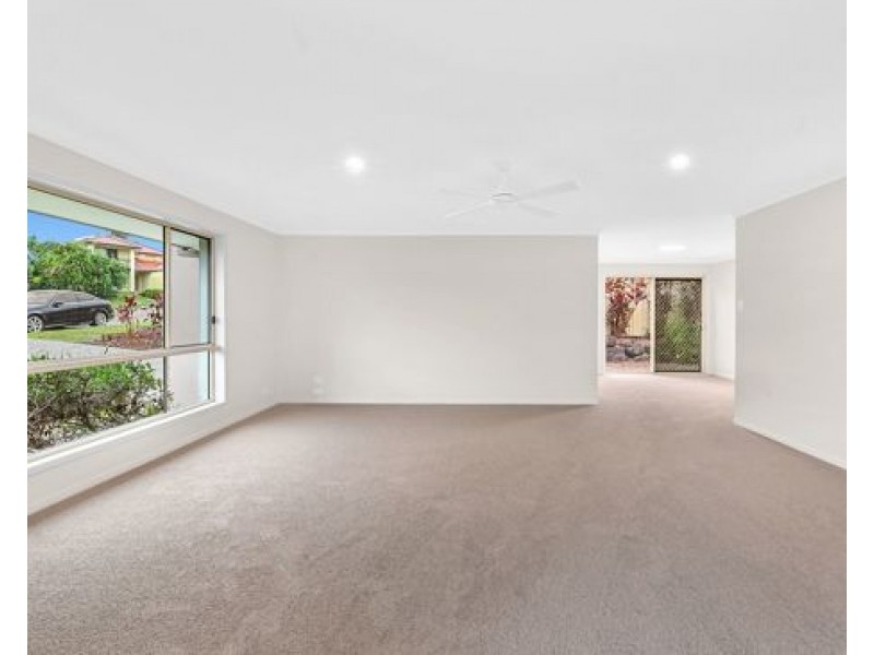 4 Tanzen Drive, Arundel QLD 4214