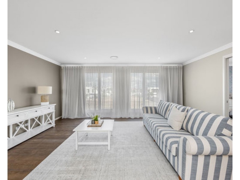 8820 The Point Circuit, Hope Island QLD 4212