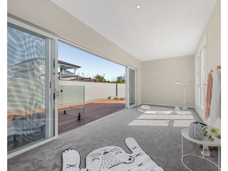 8820 The Point Circuit, Hope Island QLD 4212