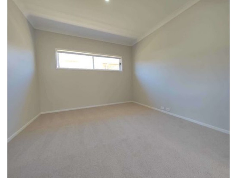 6 Fiennes Road, Logan Reserve QLD 4133