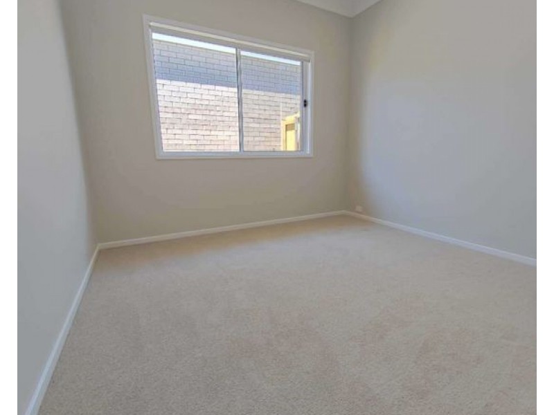 6 Fiennes Road, Logan Reserve QLD 4133