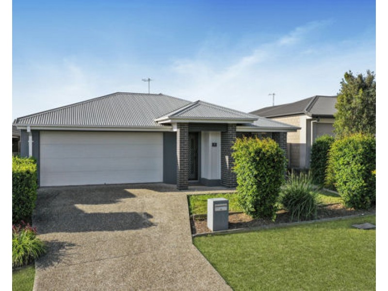 19 Mount Huntley Street, Park Ridge QLD 4125