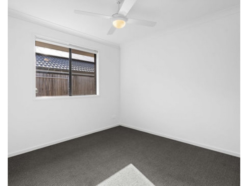 19 Mount Huntley Street, Park Ridge QLD 4125