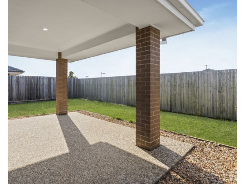 19 Mount Huntley Street, Park Ridge QLD 4125