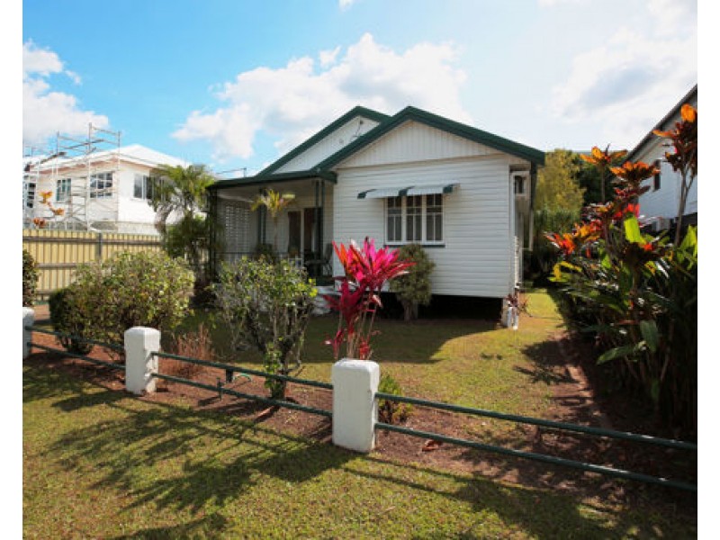 27 Hill Street, Manunda QLD 4870