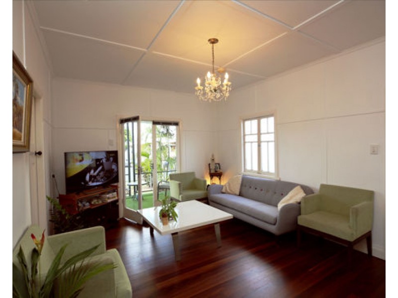 27 Hill Street, Manunda QLD 4870
