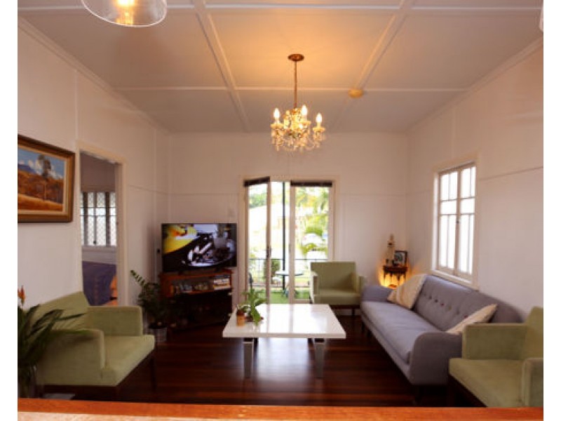 27 Hill Street, Manunda QLD 4870