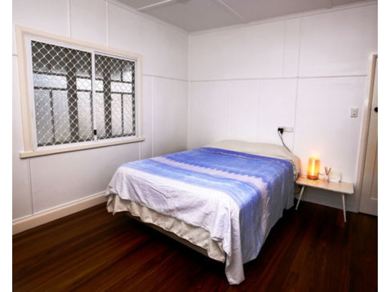 27 Hill Street, Manunda QLD 4870