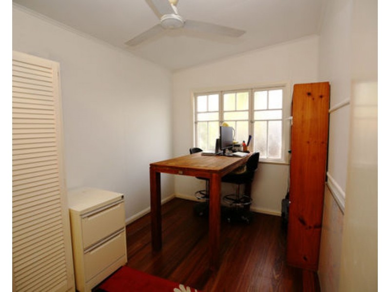 27 Hill Street, Manunda QLD 4870