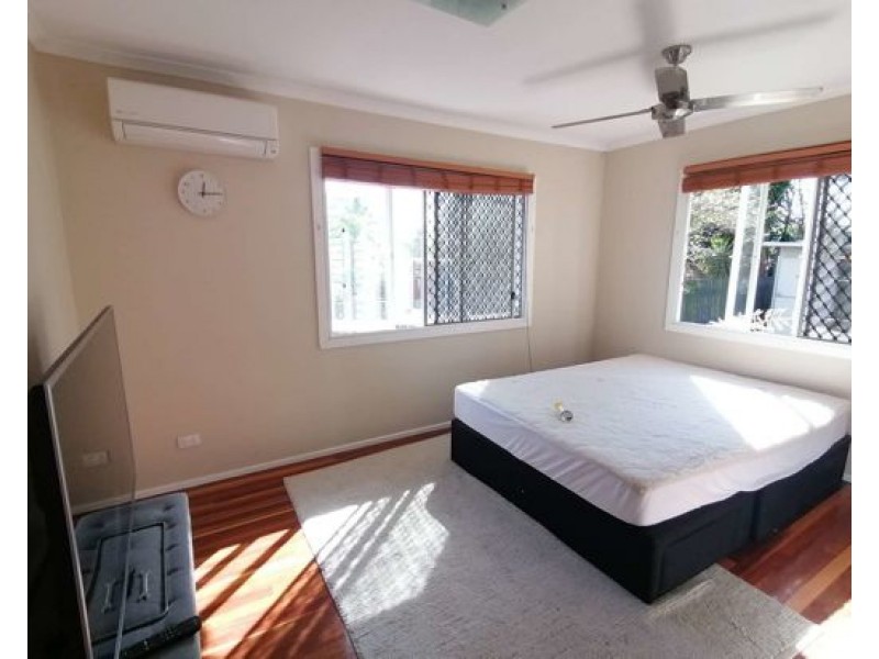 19 Meyrick Street, Cannon Hill QLD 4170