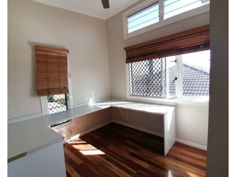 19 Meyrick Street, Cannon Hill QLD 4170