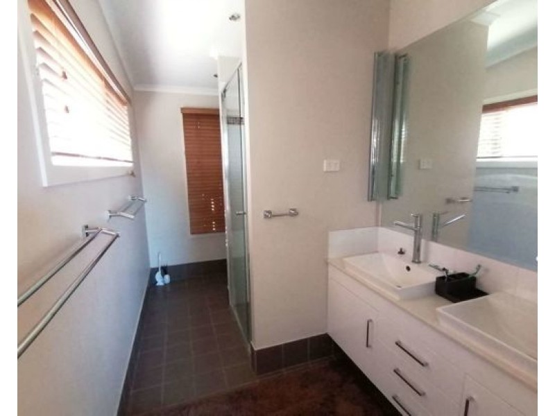 19 Meyrick Street, Cannon Hill QLD 4170