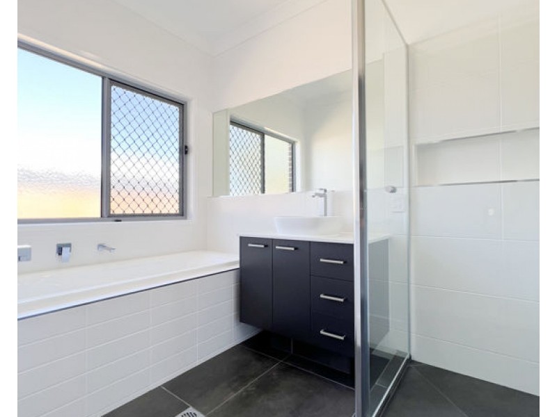 9 CORYMBIA STREET, Glass House Mountains QLD 4518