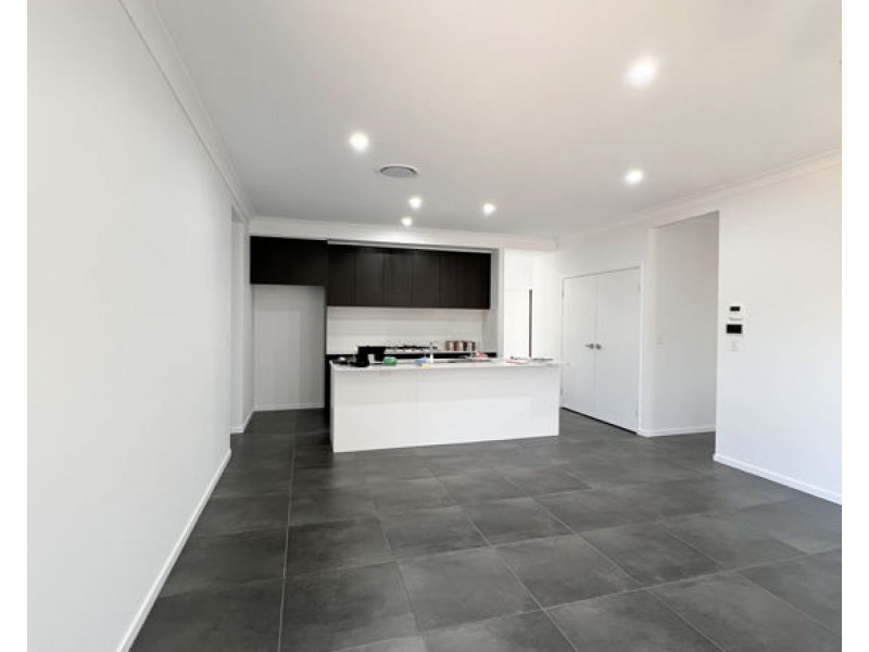 9 CORYMBIA STREET, Glass House Mountains QLD 4518