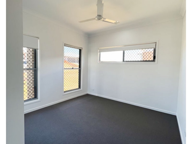 9 CORYMBIA STREET, Glass House Mountains QLD 4518