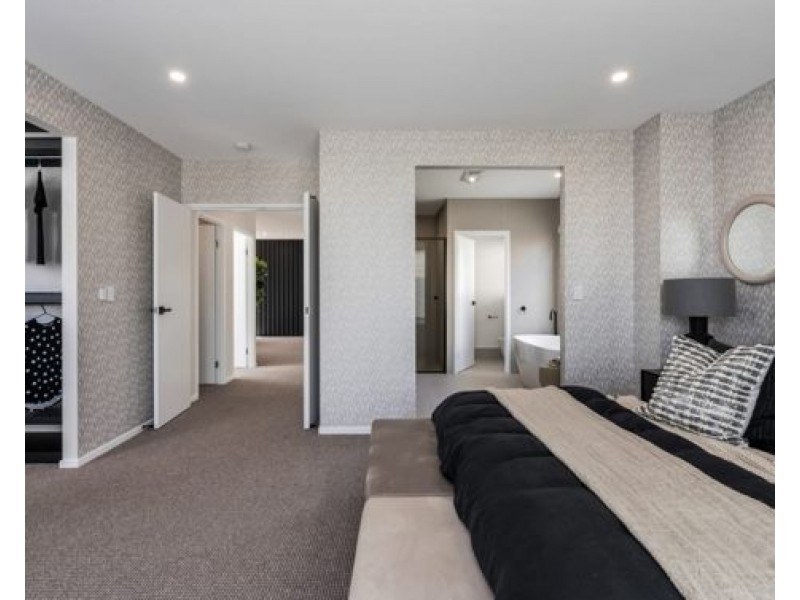 101 Address Upon Request, Parkinson QLD 4115