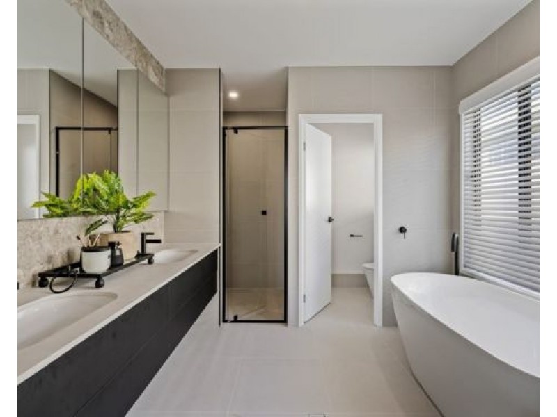 101 Address Upon Request, Parkinson QLD 4115