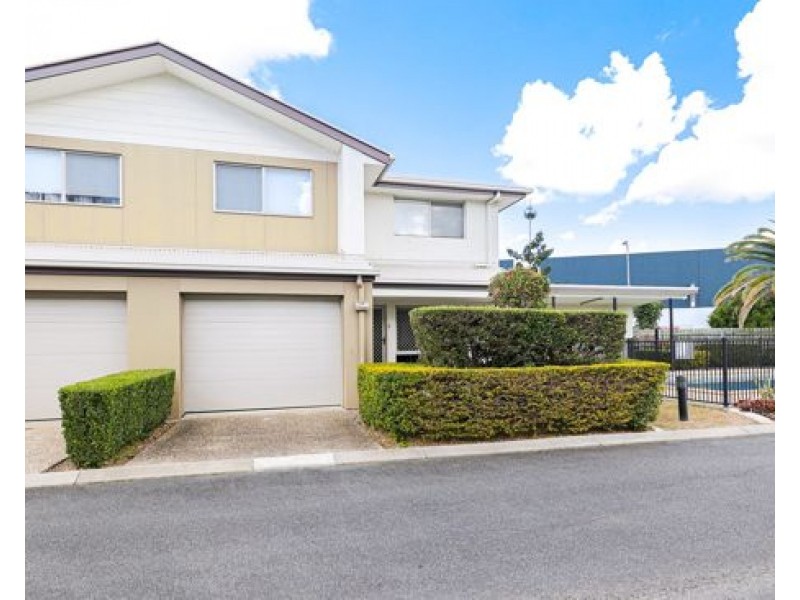 3 20 Kianawah Road South, Manly West QLD 4179