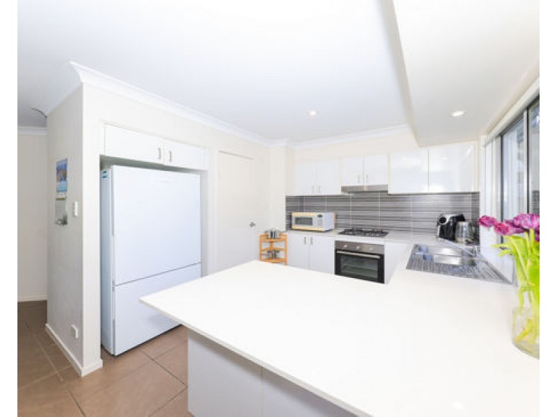 3 20 Kianawah Road South, Manly West QLD 4179