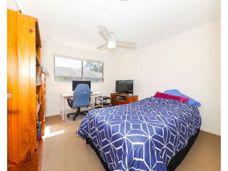 3 20 Kianawah Road South, Manly West QLD 4179