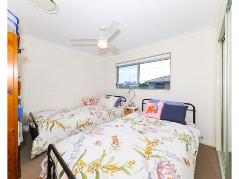 3 20 Kianawah Road South, Manly West QLD 4179