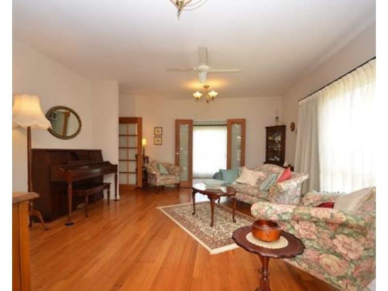 57 Azzurra Dr, Varsity Lakes QLD 4227