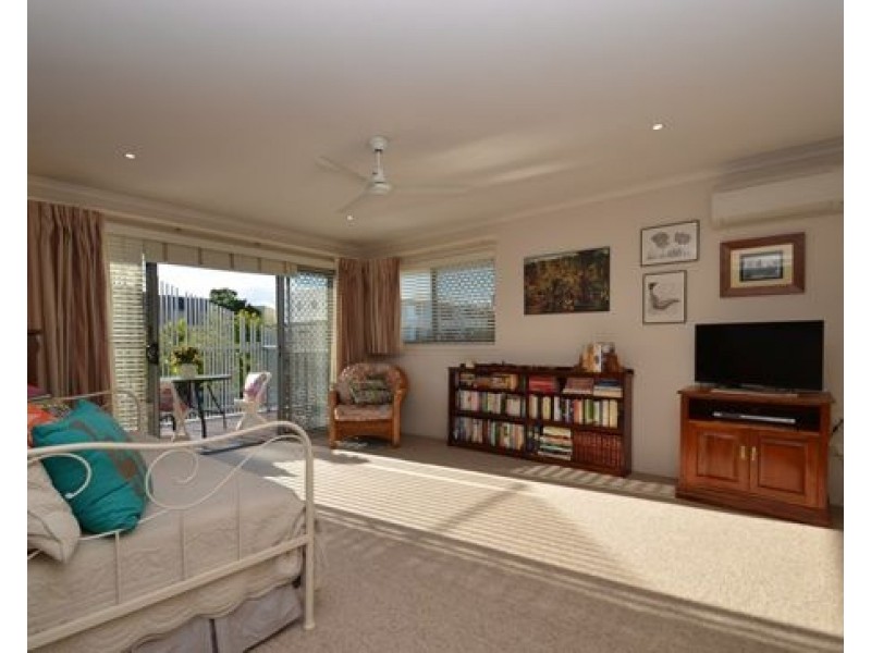 57 Azzurra Dr, Varsity Lakes QLD 4227