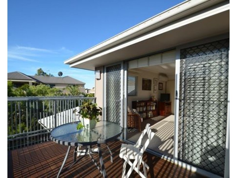 57 Azzurra Dr, Varsity Lakes QLD 4227