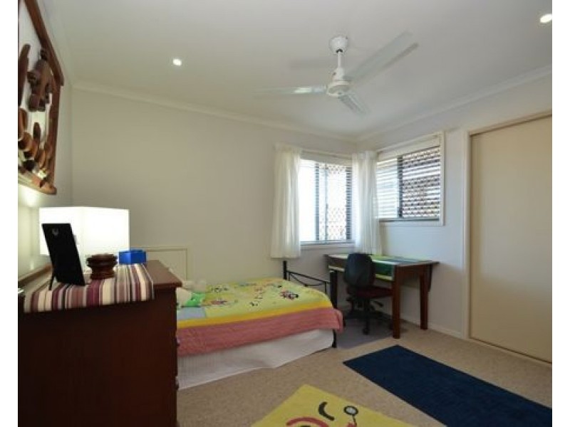 57 Azzurra Dr, Varsity Lakes QLD 4227