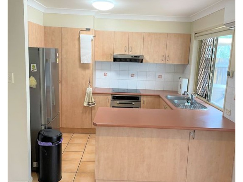 62 COORA ST, Wishart QLD 4122