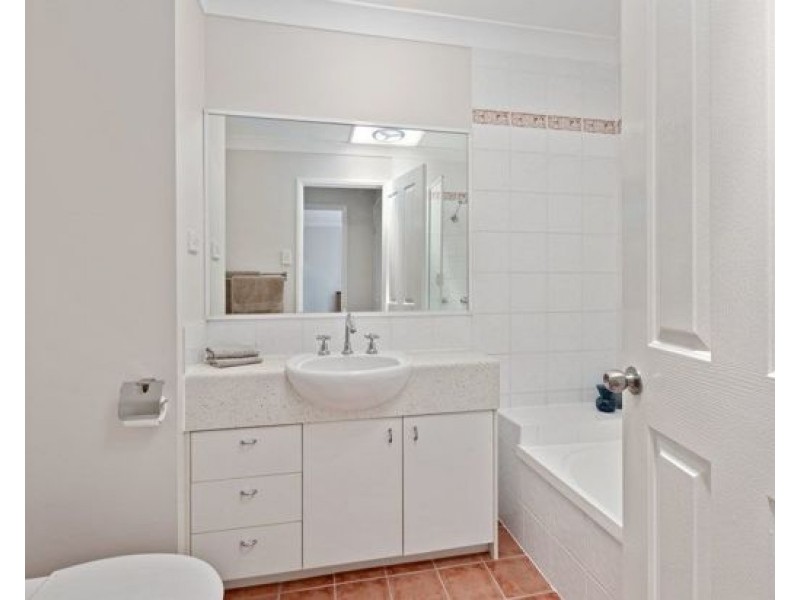 62 COORA ST, Wishart QLD 4122