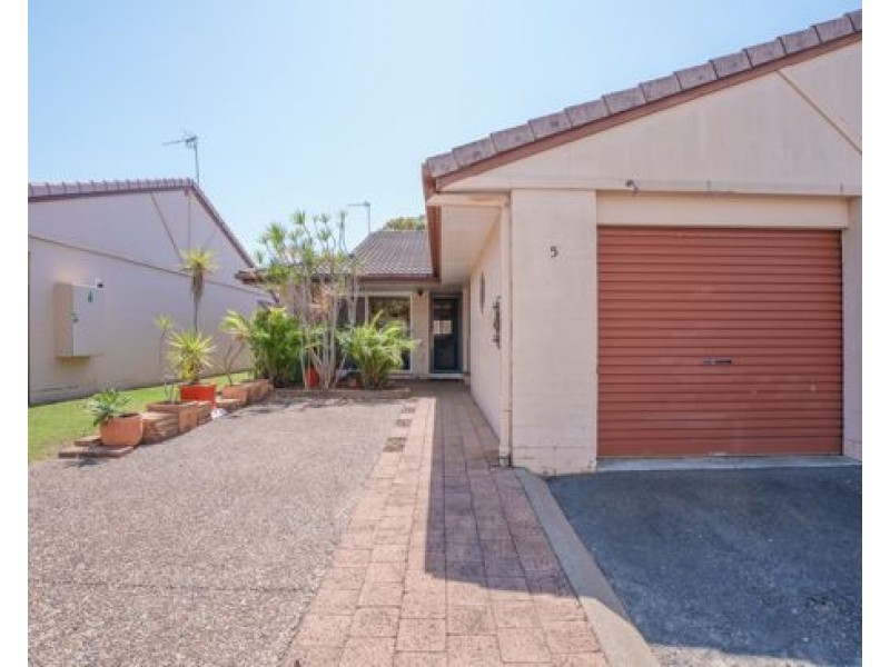 5 128 Benowa Street, Southport,qld 4216, Southport QLD 4215