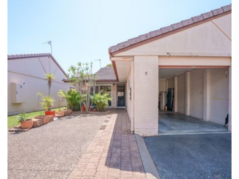 5 128 Benowa Street, Southport,qld 4216, Southport QLD 4215