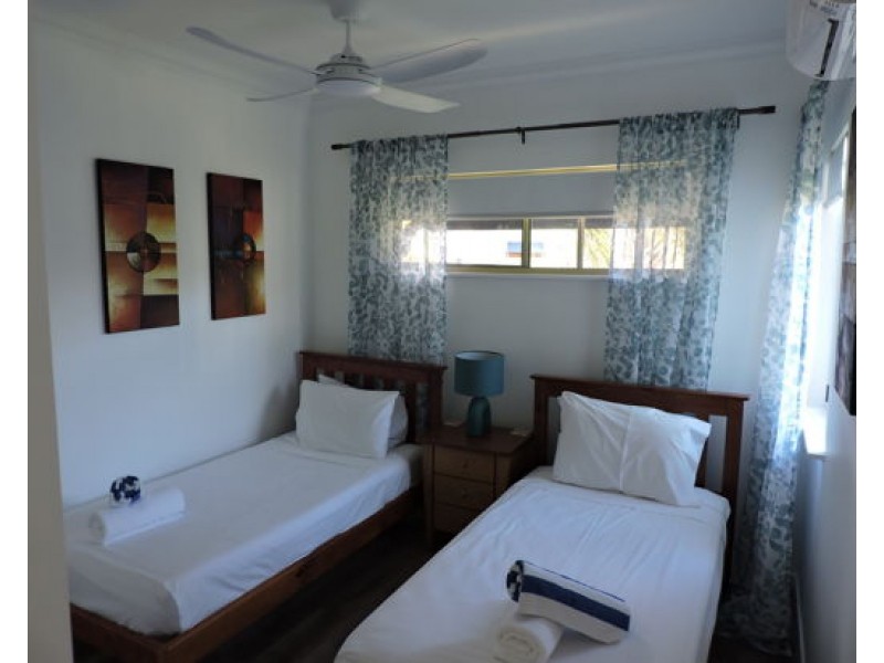21 22-26 Clifton Road, Clifton Beach QLD 4879