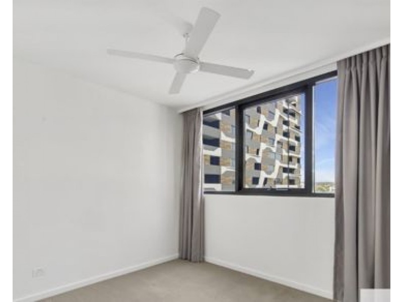 402/17 Deshon Street, Woolloongabba QLD 4102