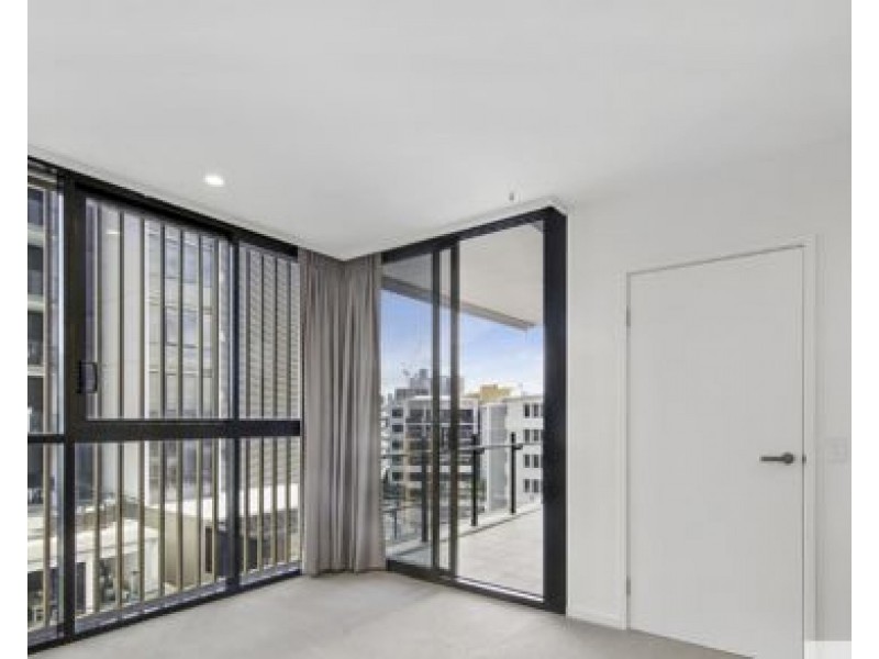 402/17 Deshon Street, Woolloongabba QLD 4102