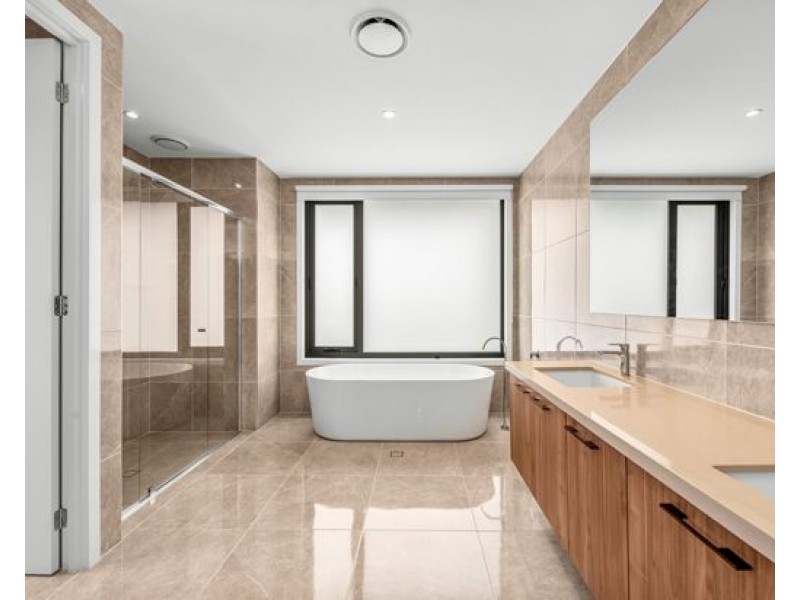 8812 The Point Circuit, Hope Island QLD 4212