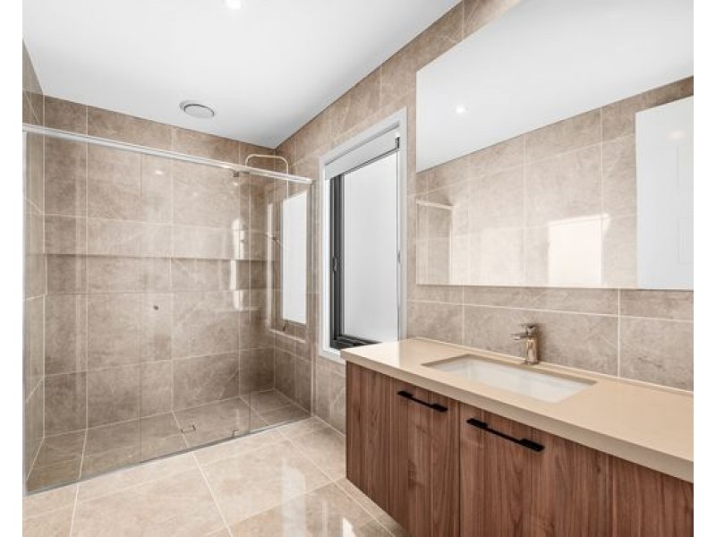 8812 The Point Circuit, Hope Island QLD 4212