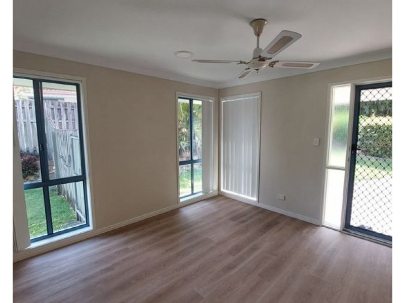 6/2 Studio Drive, Pacific Pines QLD 4211