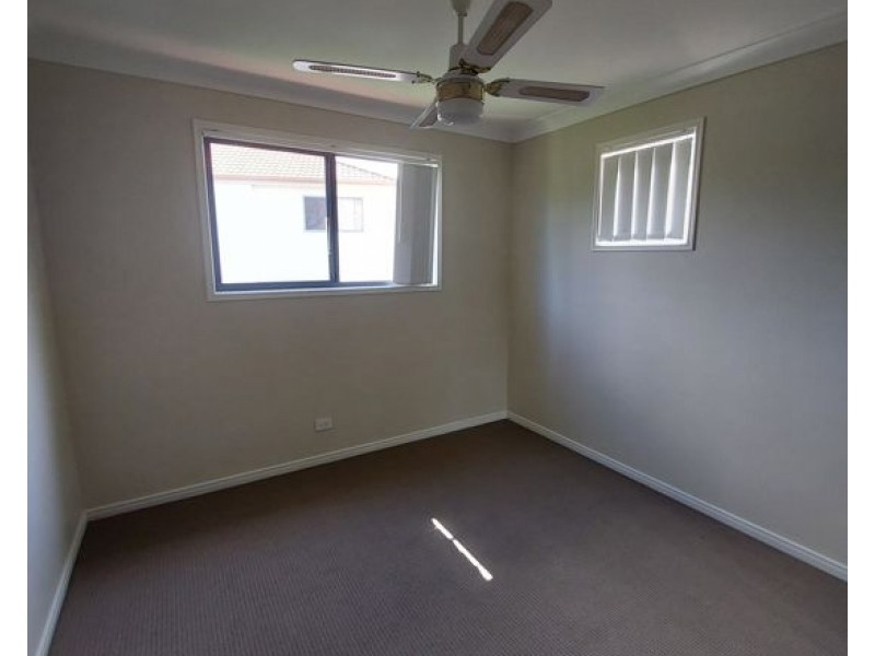 6/2 Studio Drive, Pacific Pines QLD 4211